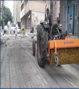 اعادة رصف الطريق المتضرر